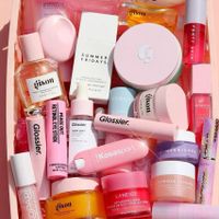 Gen Z, Skincare và mạng xã hội: Mối nguy hại từ Skinfluencing