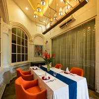 Trải nghiệm ẩm thực thân mật tại The Parlor at Villa Song
