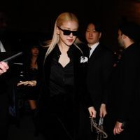 Rosé diện váy xuyên thấu dự show Saint Laurent Thu Đông 2024