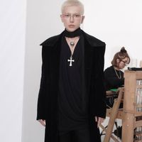 Quỳnh Anh Shyn và Call Me Duy tất bật ở Paris Fashion Week