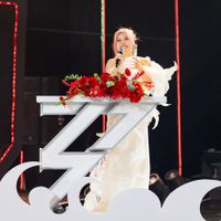 Lệ Quyên muốn đi "con đường riêng", nhóm nhạc Chị Đẹp tan rã nhanh nhất lịch sử
