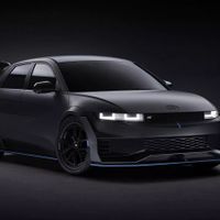 Concept điện Ioniq 5 NPX1 với gói trang bị hiệu suất cao tạo nên vẻ ngoài hầm hố hơn phiên bản thường. Ảnh: Hyundai