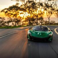 Pin của siêu xe McLaren P1 bằng giá một chiếc Porsche 911