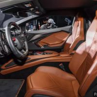 Siêu xe hybrid đầu tiên của Lamborghini lộ ảnh đã về Việt Nam, Minh "Nhựa" phấn khởi hẳn ra