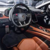 Siêu xe hybrid đầu tiên của Lamborghini lộ ảnh đã về Việt Nam, Minh "Nhựa" phấn khởi hẳn ra