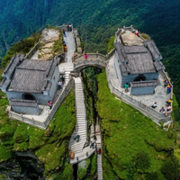 Ngôi chùa trên đỉnh Phạn Tịnh