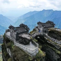 Ngôi chùa trên đỉnh Phạn Tịnh