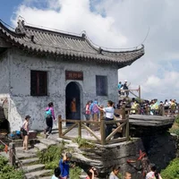 Ngôi chùa trên đỉnh Phạn Tịnh