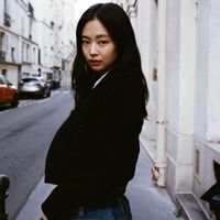 Jennie hé lộ bí quyết chăm sóc da đơn giản đến bất ngờ trong Vlog