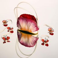 Chọn túi xách theo cung hoàng đạo, bạn đã thử chưa?