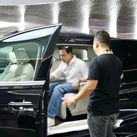 Làm phim bội thu, Trấn Thành tậu thêm Volkswagen Viloran mới nhập từ Trung Quốc