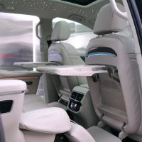 Làm phim bội thu, Trấn Thành tậu thêm Volkswagen Viloran mới nhập từ Trung Quốc