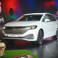 Giá từ 1,989 tỉ đồng, Volkswagen Viloran có gì hấp dẫn khách Việt?