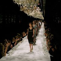 Những khoảng khắc quan trọng trong sự nghiệp của Dries Van Noten