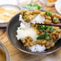 Natto, món ăn sáng và ăn xế giàu dinh dưỡng từ Nhật Bản