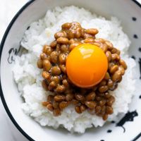 Natto, món ăn sáng và ăn xế giàu dinh dưỡng từ Nhật Bản