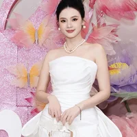 Nữ giảng viên đi xe Porsche xách túi Hermes, cuộc sống sang chảnh tựa “phú bà”: Tình duyên bí ẩn!