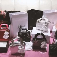 Nữ giảng viên đi xe Porsche xách túi Hermes, cuộc sống sang chảnh tựa “phú bà”: Tình duyên bí ẩn!