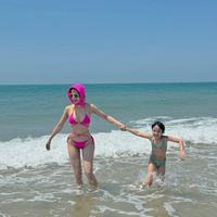 "Mẹ hai con" Diệp Lâm Anh khoe dáng nuột nà với bikini
