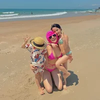 "Mẹ hai con" Diệp Lâm Anh khoe dáng nuột nà với bikini