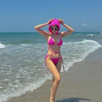 "Mẹ hai con" Diệp Lâm Anh khoe dáng nuột nà với bikini