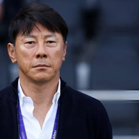 HLV Shin Tae Yong phản ứng bất ngờ khi HLV Troussier mất việc ở Việt Nam