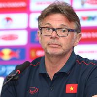 VFF chốt số tiền đền bù hợp đồng cho HLV Troussier