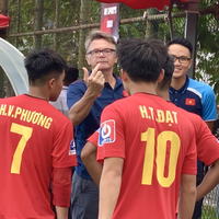 VFF chốt số tiền đền bù hợp đồng cho HLV Troussier