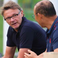 VFF chốt số tiền đền bù hợp đồng cho HLV Troussier