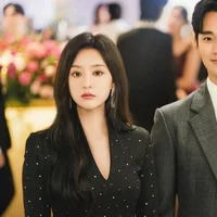 Khối tài sản khổng lồ của nam chính "Nữ hoàng nước mắt" Kim Soo Hyun