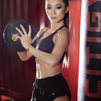DJ Bibi Nguyễn khoe hình thể khỏe khoắn trong phòng gym