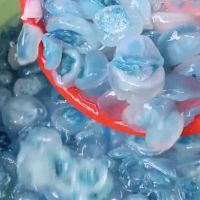 Loại hải sản có màu xanh độc lạ đang được săn lùng kịch liệt: giá lên đến 200k/kg, là "mỹ vị mùa hè" tại Huế