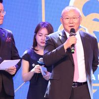 Cựu HLV Thái Lan bất ngờ muốn dẫn dắt ĐT Việt Nam thay HLV Troussier