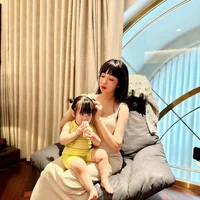 Nữ đại gia Hà Nội là mẹ 7 con, U40 được nhận xét "càng đẻ càng đẹp"