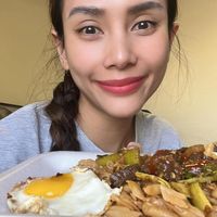 Siêu mẫu Võ Hoàng Yến ở Mỹ
