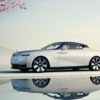 Roll-Royce vừa cho ra mắt xe ô tô hạng sang có tên Arcadia Droptail, được mô tả là chiếc siêu xe đắt giá nhất thế giới.