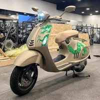Vespa 946 Dragon đầu tiên về Việt Nam "hét giá" ngang Mercedes-Benz GLC