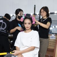 Á hậu Bùi Khánh Linh