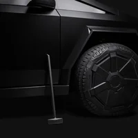 Tesla ra mắt... búa tạ CyberHammer: Thiết kế cực chất lấy cảm hứng từ Cybertruck, giới hạn chỉ có 800 chiếc