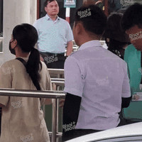 Phản ứng Hoàng Thùy Linh trước tin đồn có em bé?