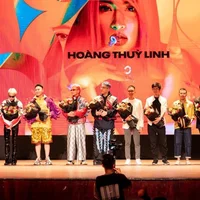 Hành trình yêu "bí mật" của Hoàng Thuỳ Linh - Đen Vâu