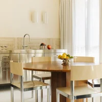 House Of Luxe: Những căn bếp đơn giản với trang trí crom, kẽm và thép