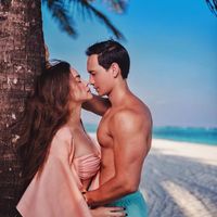 Cặp đôi có body sexy nhất nhì Vbiz gọi tên Hà Hồ - Kim Lý.