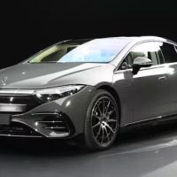 Ra mắt Mercedes-Benz EQS 2025 với thiết kế giống xe xăng hơn, phạm vi di chuyển tăng 82 km