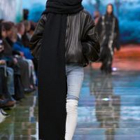 Skinny jeans đã chính thức trở lại đường đua hot trends 2024!
