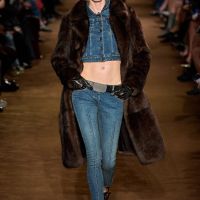 Skinny jeans đã chính thức trở lại đường đua hot trends 2024!