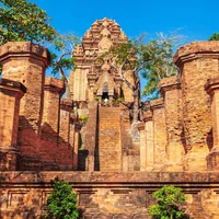 Nét Chăm rực rỡ giữa lòng phố thị Nha Trang