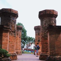 Nét Chăm rực rỡ giữa lòng phố thị Nha Trang