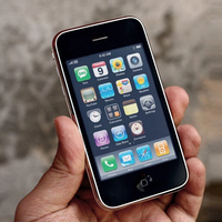 Giật minh chiếc iPhone thế hệ đầu tiên gần cả tỷ đồng