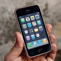 Giật minh chiếc iPhone thế hệ đầu tiên gần cả tỷ đồng